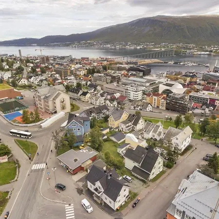 One Bedroom Basement Apartment In The City Tromso Exterior photo