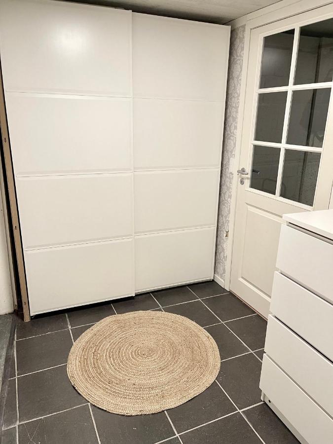 Apartment One Bedroom Basement In The *